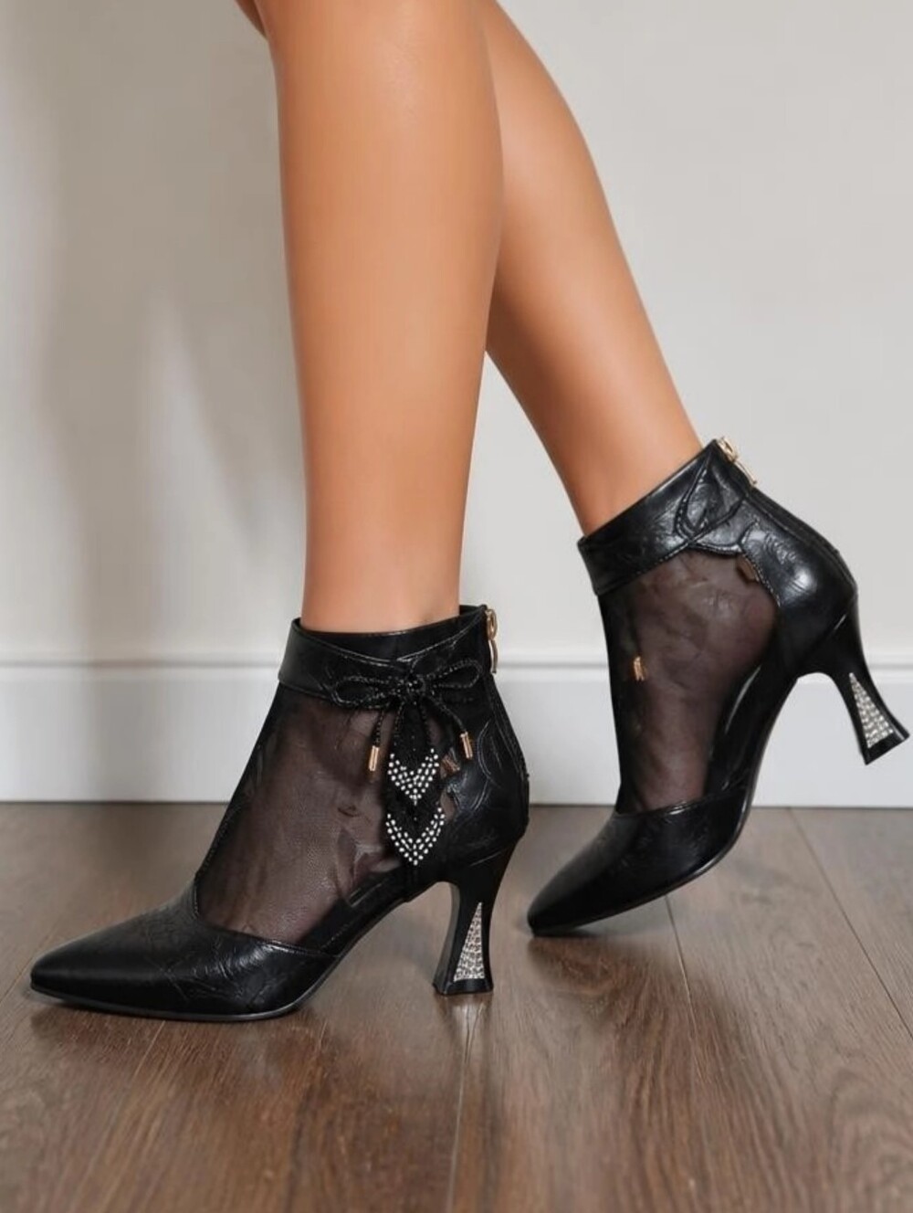 Black Mesh / Vegan Leather Pointed Rhinestone Heel Booties NWOT 42 / US 11